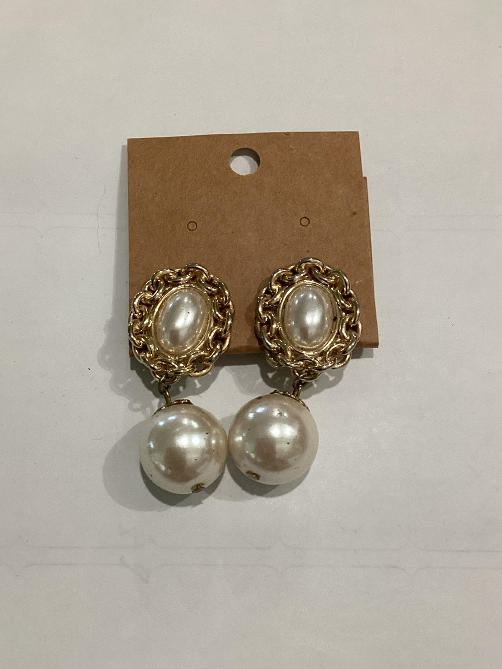 Gold Pearl‎ Drop clip on Earrings - White Pearlescent